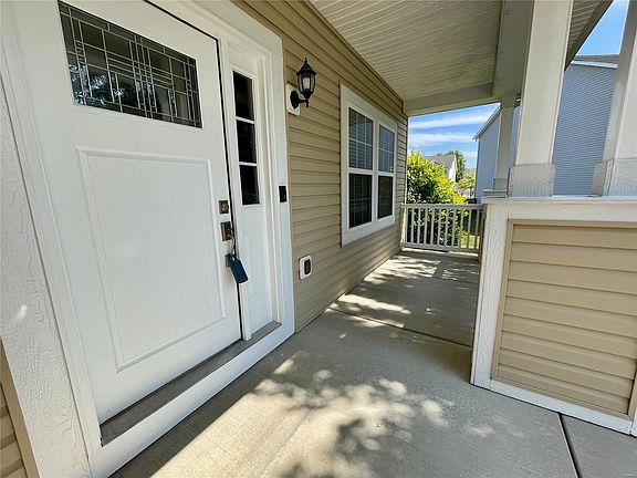 3rd image of 601 Heritage Crest Ct