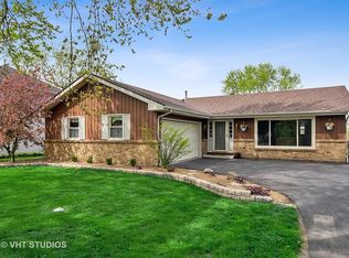 1011 Johnston Dr, Aurora, IL 60506