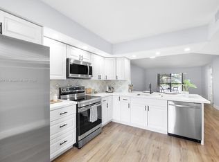 950 SW 138th Ave APT 213B, Pembroke Pines, FL 33027