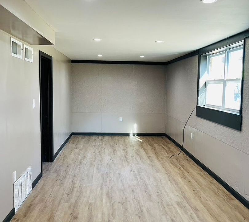 1st image of 516 SE 6th St APT 4