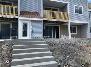 204 Franklin Crossing Rd, Franklin, MA 02038