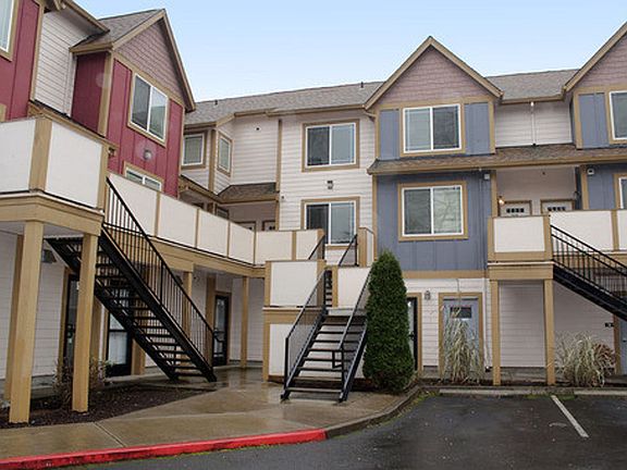 3rd image of 123 NE 172nd Ave #17185