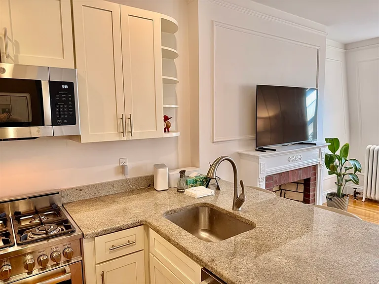 235 Beacon St #9 — Photo 7