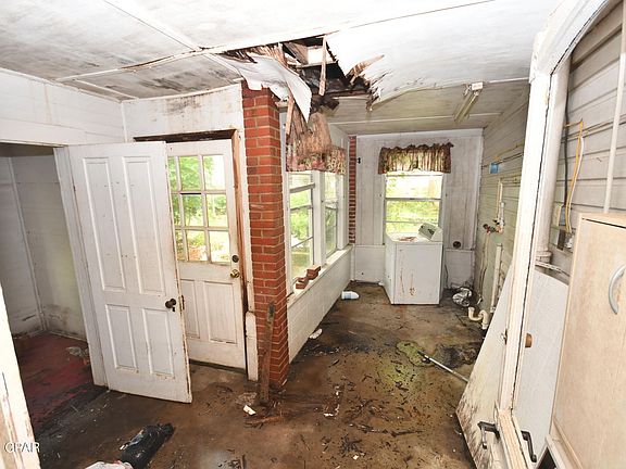 4th image of 205 Evans Ave
