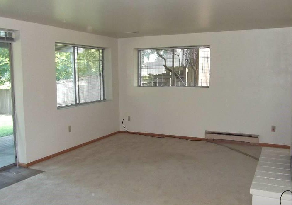 1st image of 28 128th Ave SE