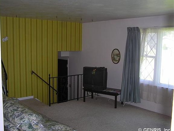 82275633_2