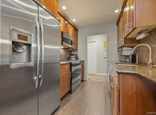 290 Atlantic Ave APT 245, East Rockaway, NY 11518