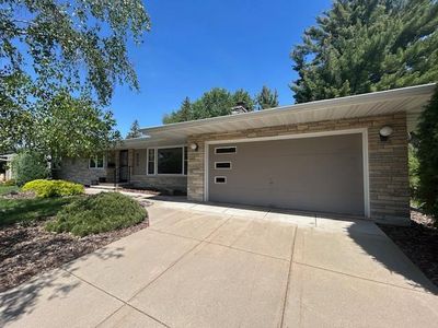 4800 Dunberry Ln, Edina, MN, 55435