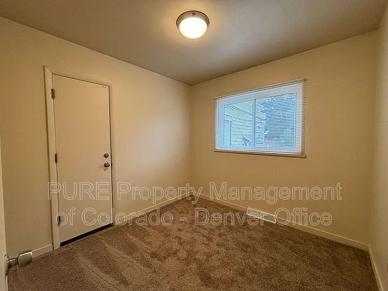 5060 Bryant St — Photo 13
