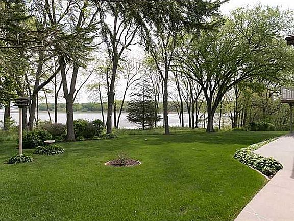 3rd image of 3264 Lake View Dr NE