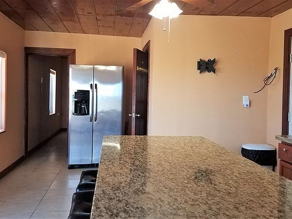 5th image of 305 N Longoria St