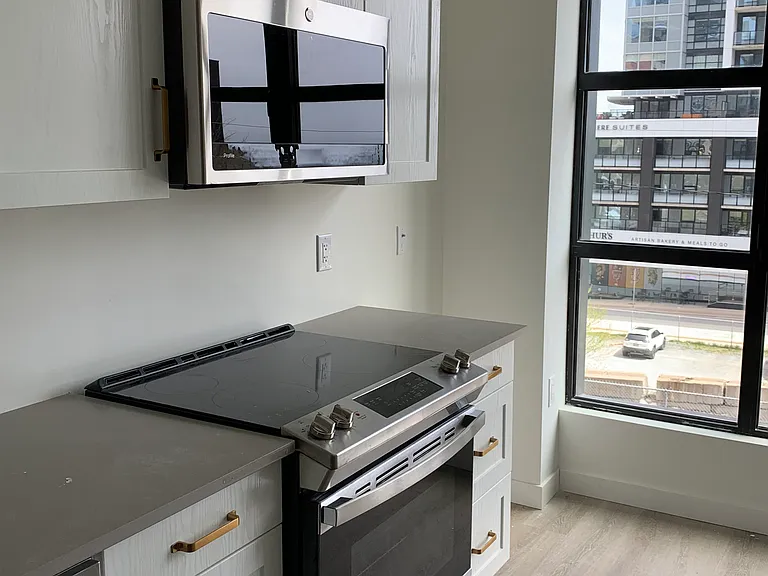 1585 Barrington St — Photo 18