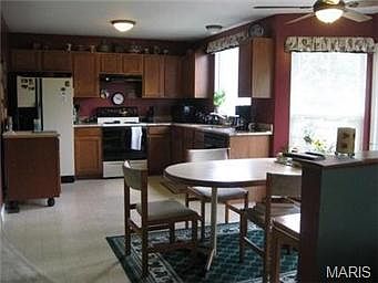 3rd image of 448 Coventry Trail Ln