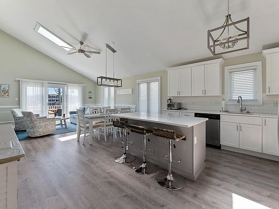 5th image of 215 45th St W #Sea