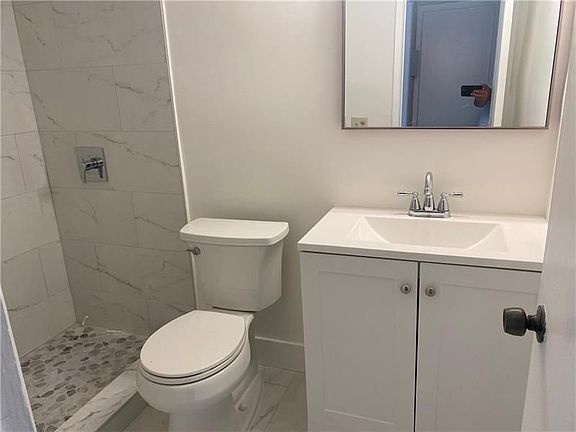 3rd image of 1818 E Oakland Park Blvd APT 81