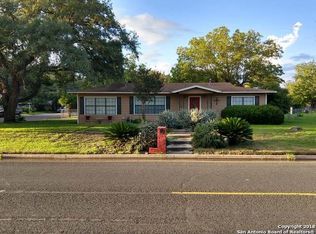 1408 30th St, Hondo, TX 78861