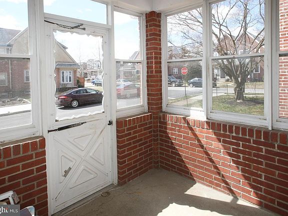 2nd image of 2137 Gilles St