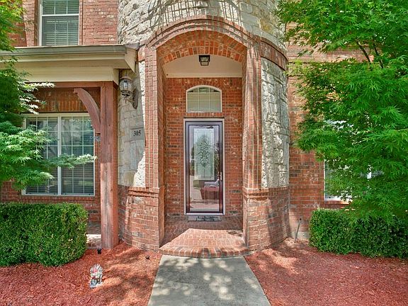 4th image of 305 Basswood Trl