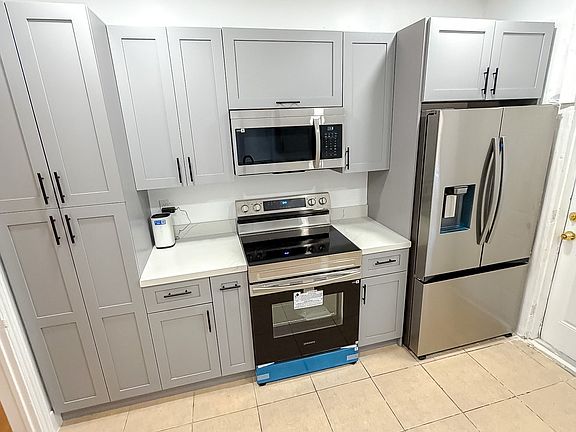 2nd image of 12325 NE 4th Ave