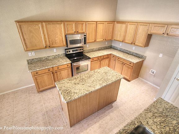 5th image of 724 W Carob Pl