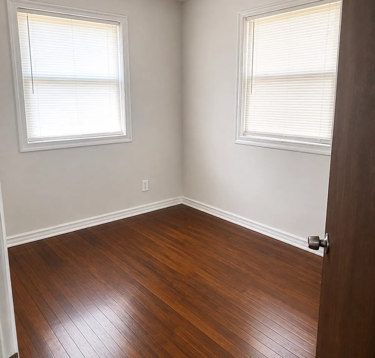 2 bed, 869 sqft, $1,300 — Photo 3