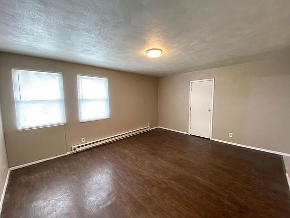 2nd image of 2207-2231 Brookdale Ln #2237