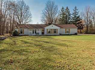 8575 Craig Dr, Chagrin Falls, OH 44023