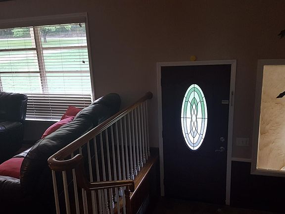 4th image of 353 Pineridge Dr #1