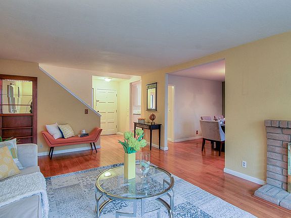 5th image of 2276 Shelley Ave