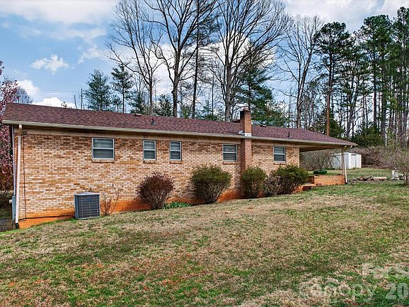 4th image of 3424 Pinehurst Acres