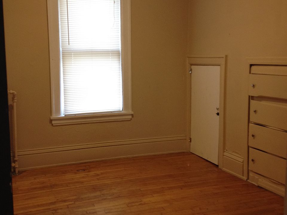 1st image of 3204 Minnehaha Ave
