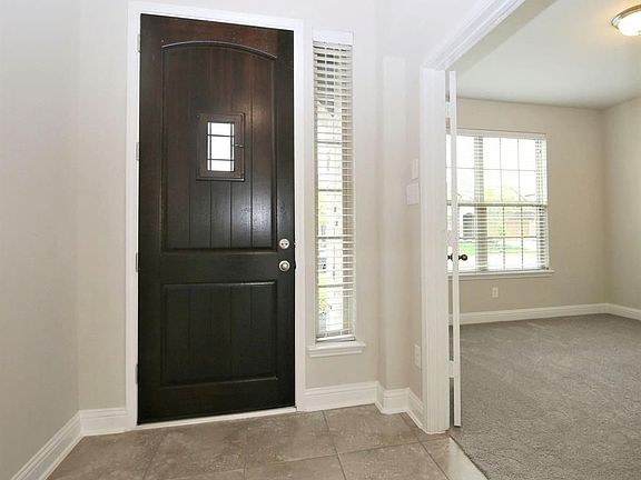 3rd image of 8218 Oxbow Manor Ln