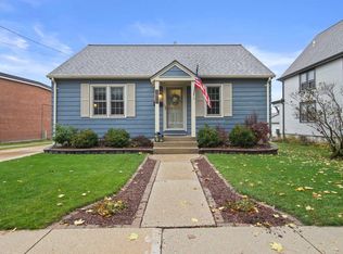 1621 11th Ave, Grafton, WI 53024