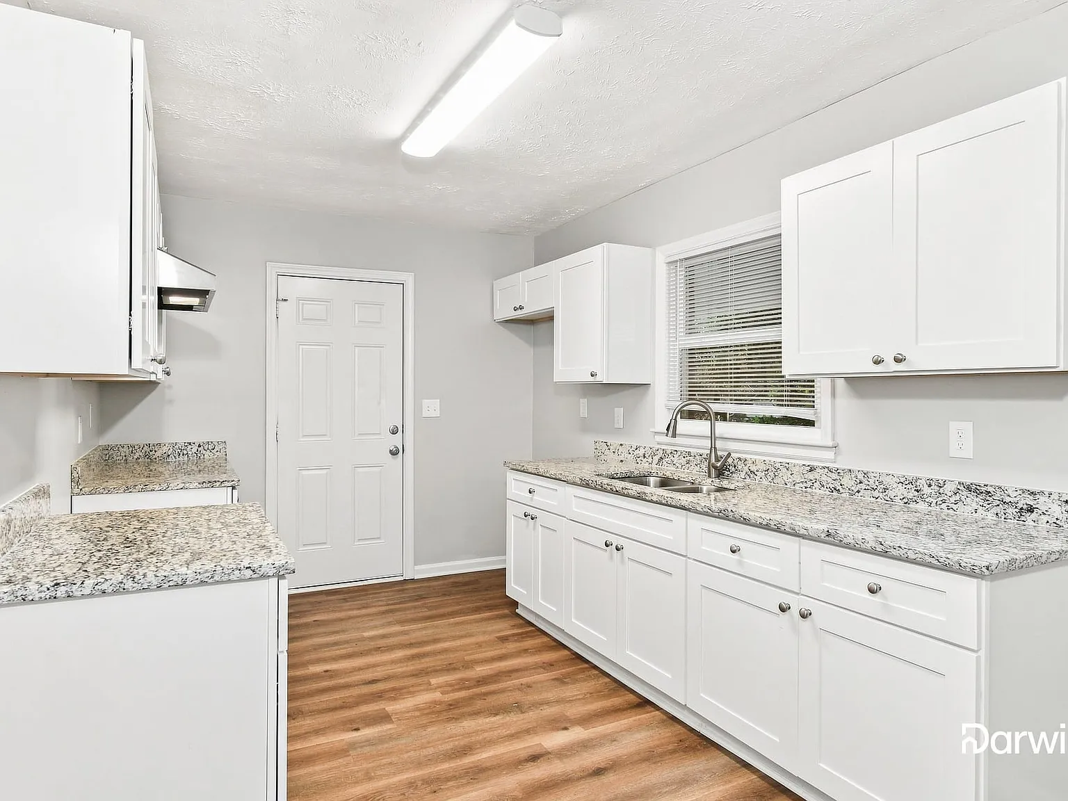 3 bed, 2.0 bath, 1451 sqft, $1,750 — Photo 3