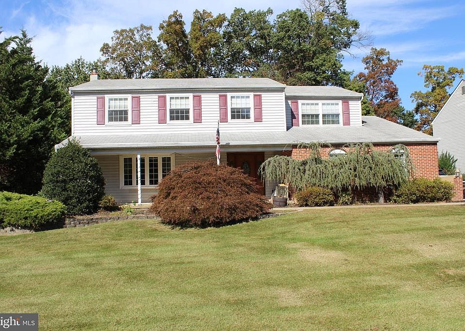 1st image of 1030 Cove Dr