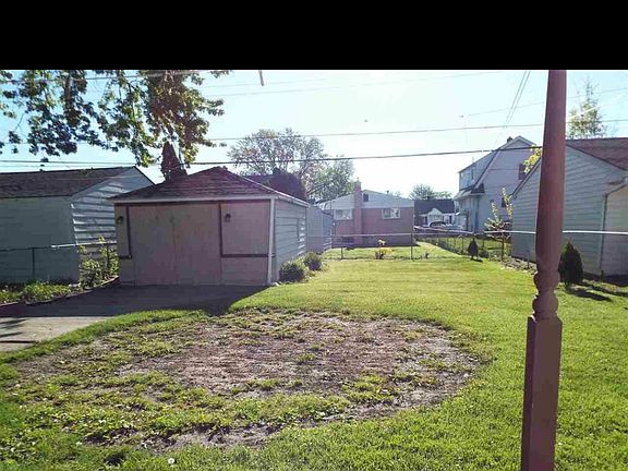 5th image of 23162 Brittany Ave