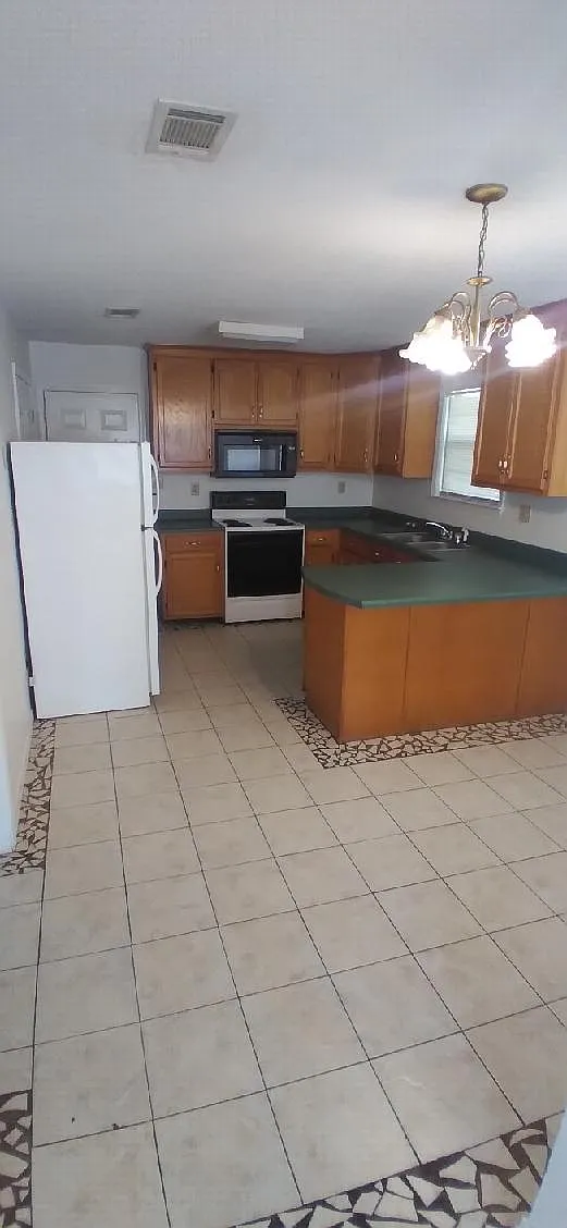 2 bed, 850 sqft, $850 — Photo 1