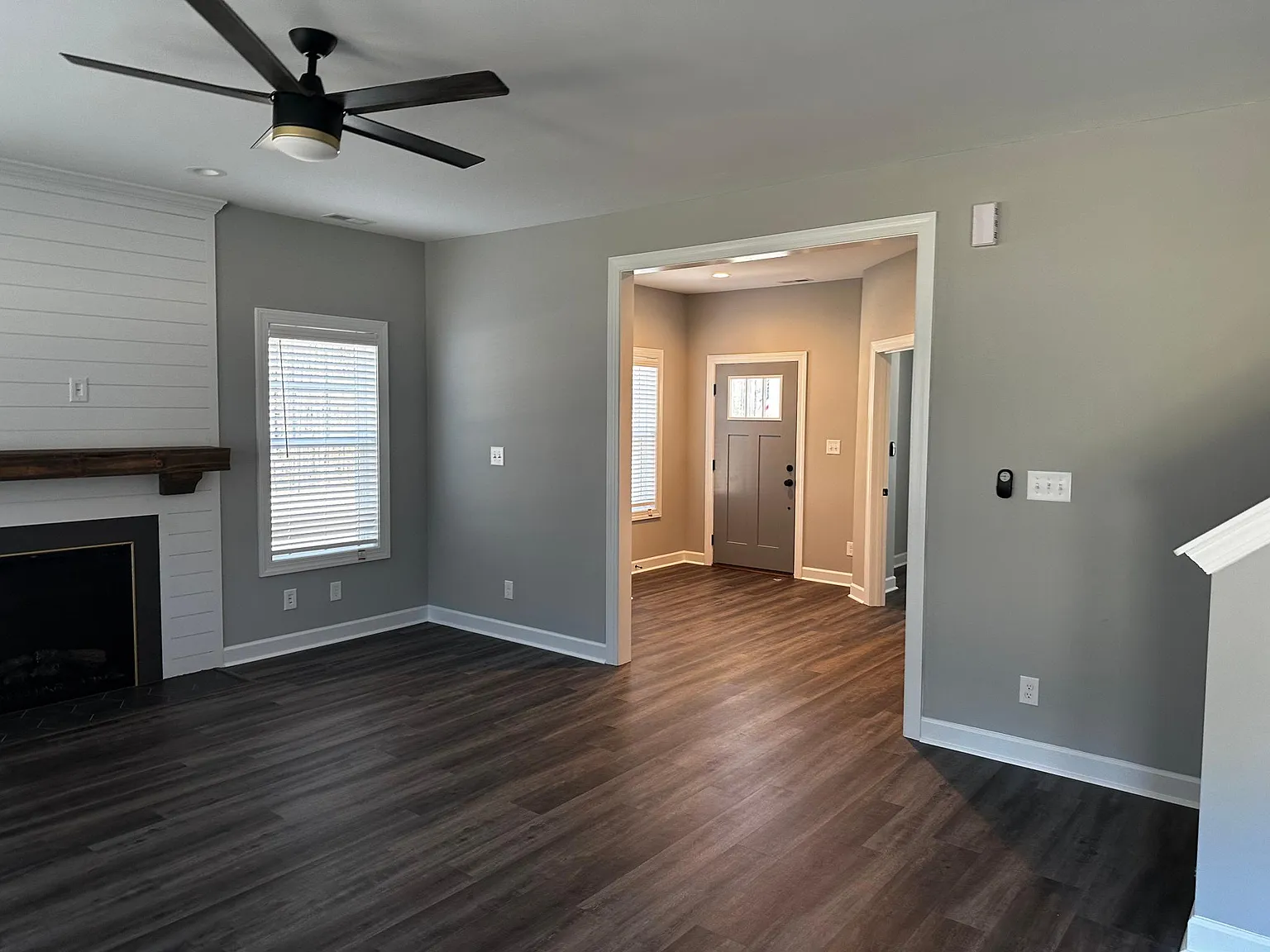 100 Sears Dr — Photo 2