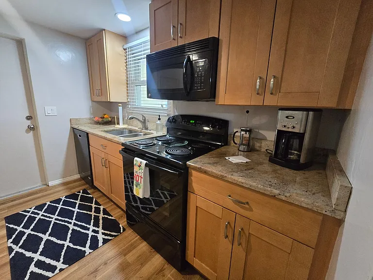 2441 Gulf Gate Dr — Photo 18