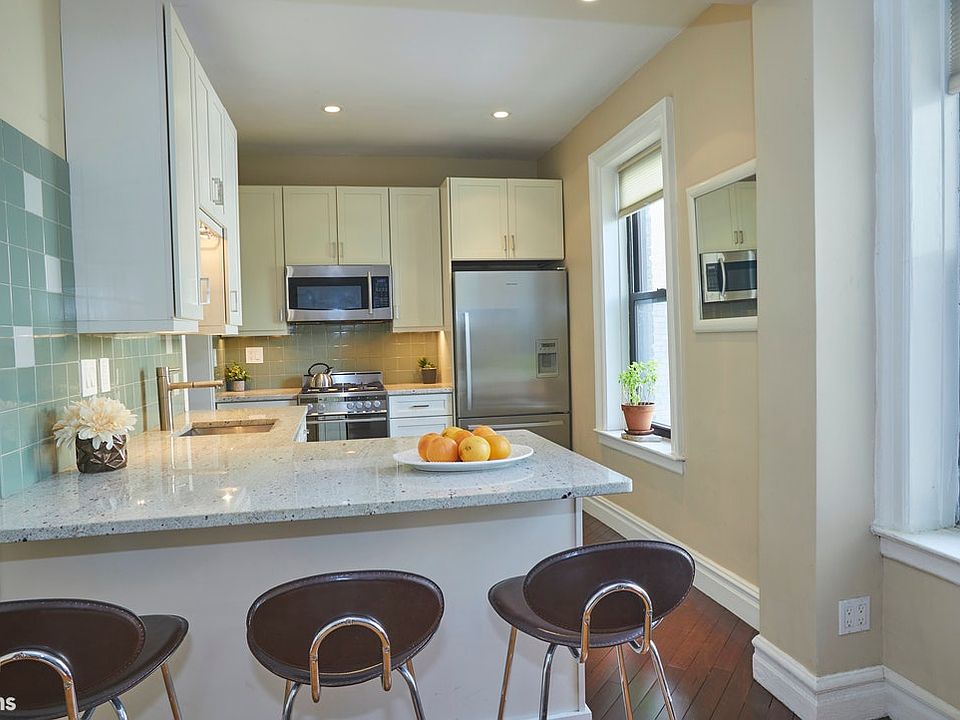 1st image of 333 4th St APT 4C