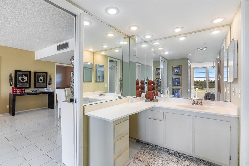 3980 Oaks Clubhouse Drive #411, photo 6