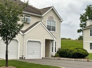 1104 Fox Hill Pl, Milford, NJ 08848