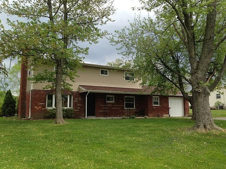 1st image of 202 Lakeview Dr