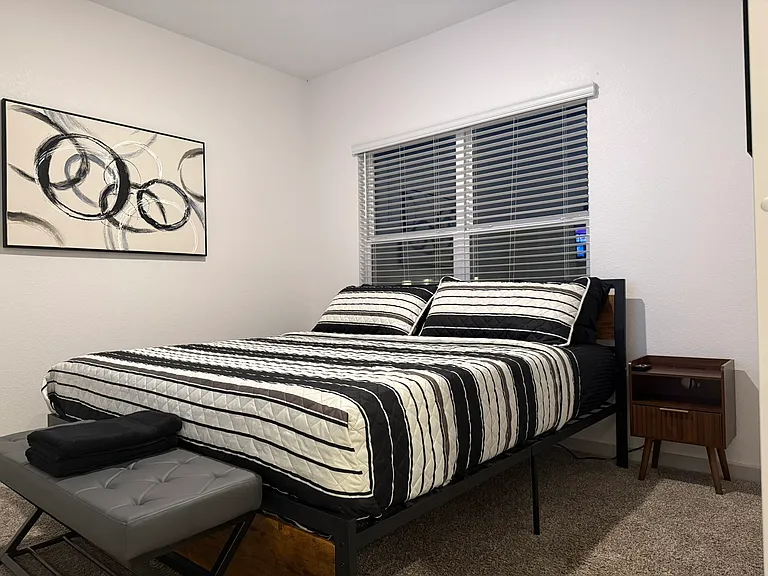 1815 Rolling Hill Ln — Photo 43