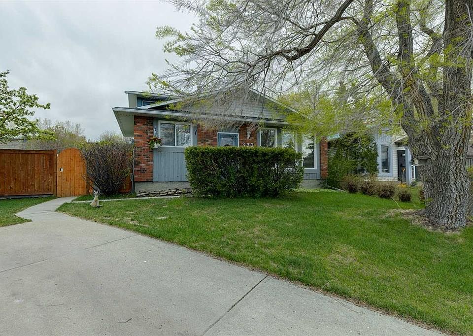 1st image of 323 NE Ranchview Pl NW