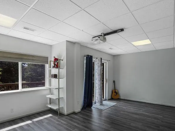 42447 Corlina Dr, Northville, MI 48167