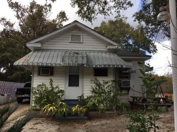 311 Lakeview St, Pineville, LA 71360