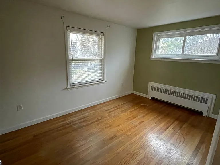 910 Shreiner Ave — Photo 8