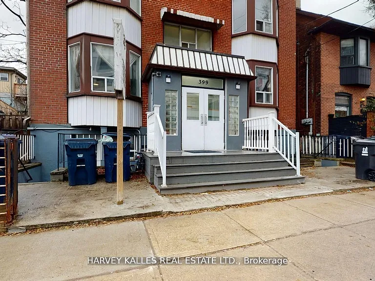 399 Dupont St #304 — Photo 2
