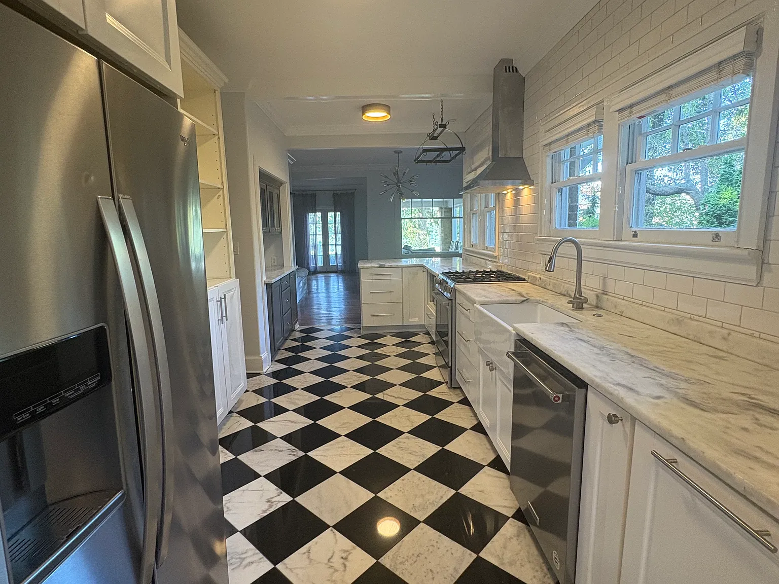 2 bed, 1425 sqft, $2,300 — Photo 3